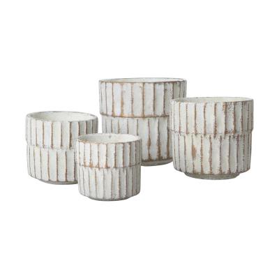 Topf mit Rillenmuster