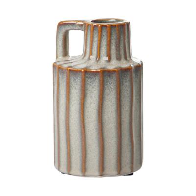 Vase mit Rillen