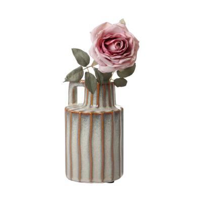 Vase mit Rillen