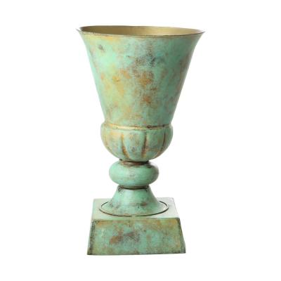 Metall-Pokal Messing oxidiert
