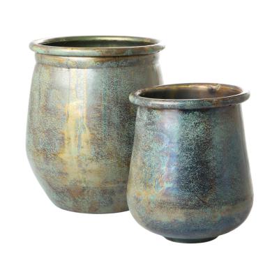 Metall-Topf hoch Messing oxidiert