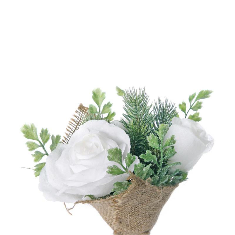 Rosen-Strauß beschneit