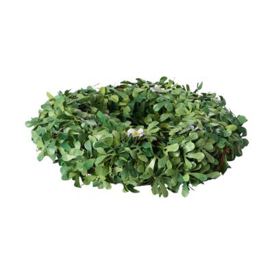 Buxkranz mit Blüten