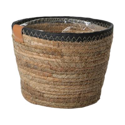 Strohkorb mit schwarzen Rand