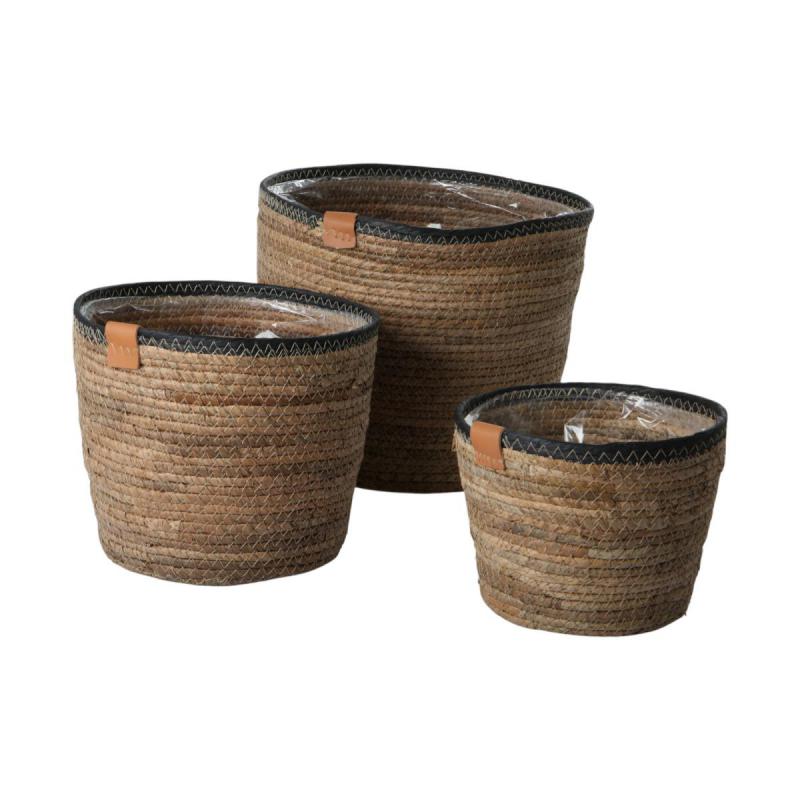 Strohkorb mit schwarzen Rand