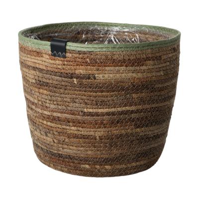 Strohkorb mit grünen Rand