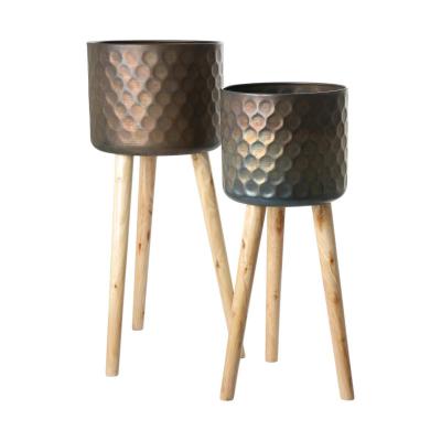 &Uuml;bertopf mit Beinst&auml;nder braun