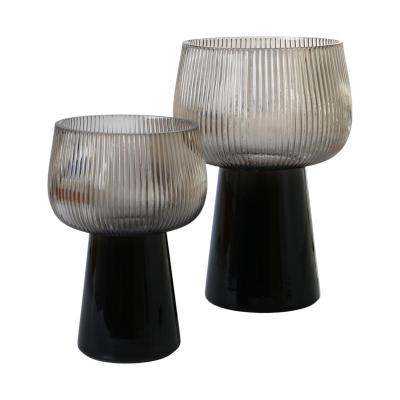 Dekoglas geriffelt mit Fuß