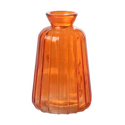 Vase mit Rillen orange